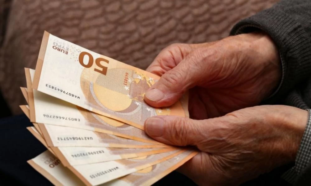 Εξοργιστική καταγγελία ηλικιωμένης: Περιμένει τη σύνταξή της εδώ και τέσσερα χρόνια